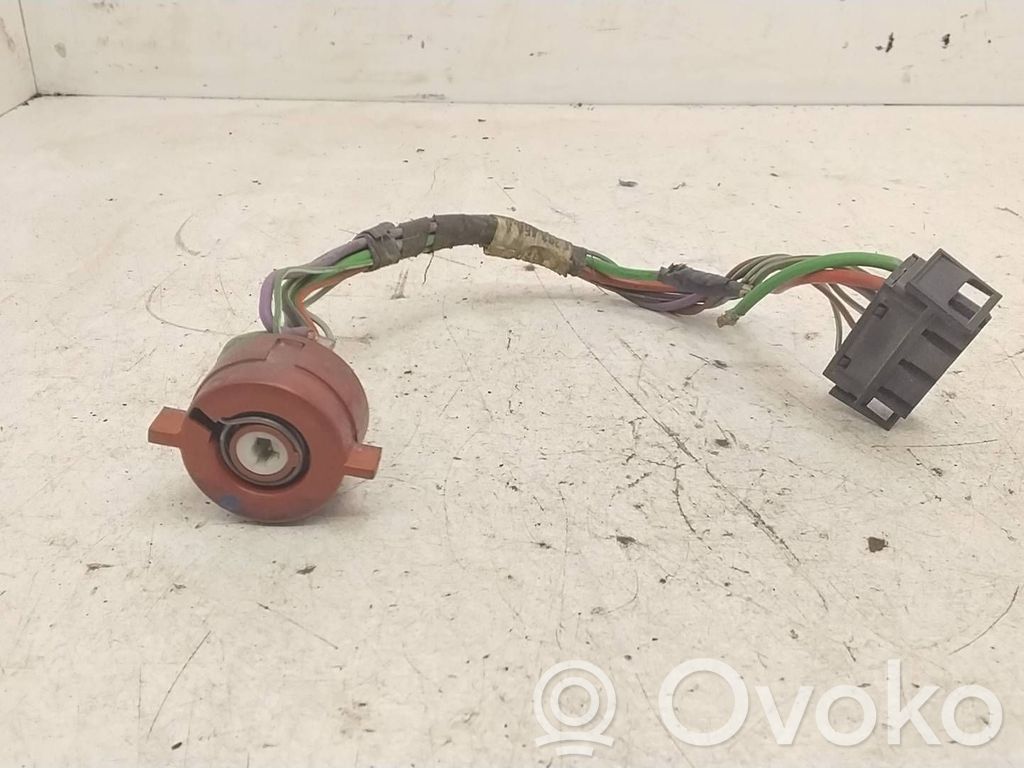 BMW 3 E36 Aizdedzes slēdža kontakti 