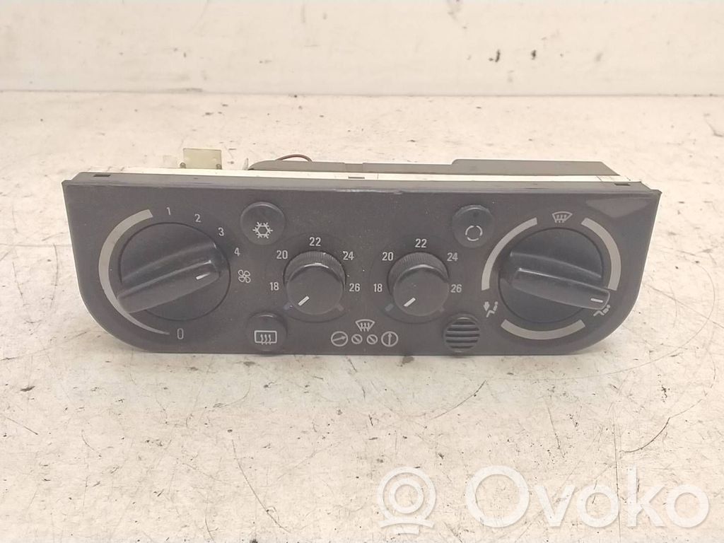BMW 3 E36 Climate control unit 