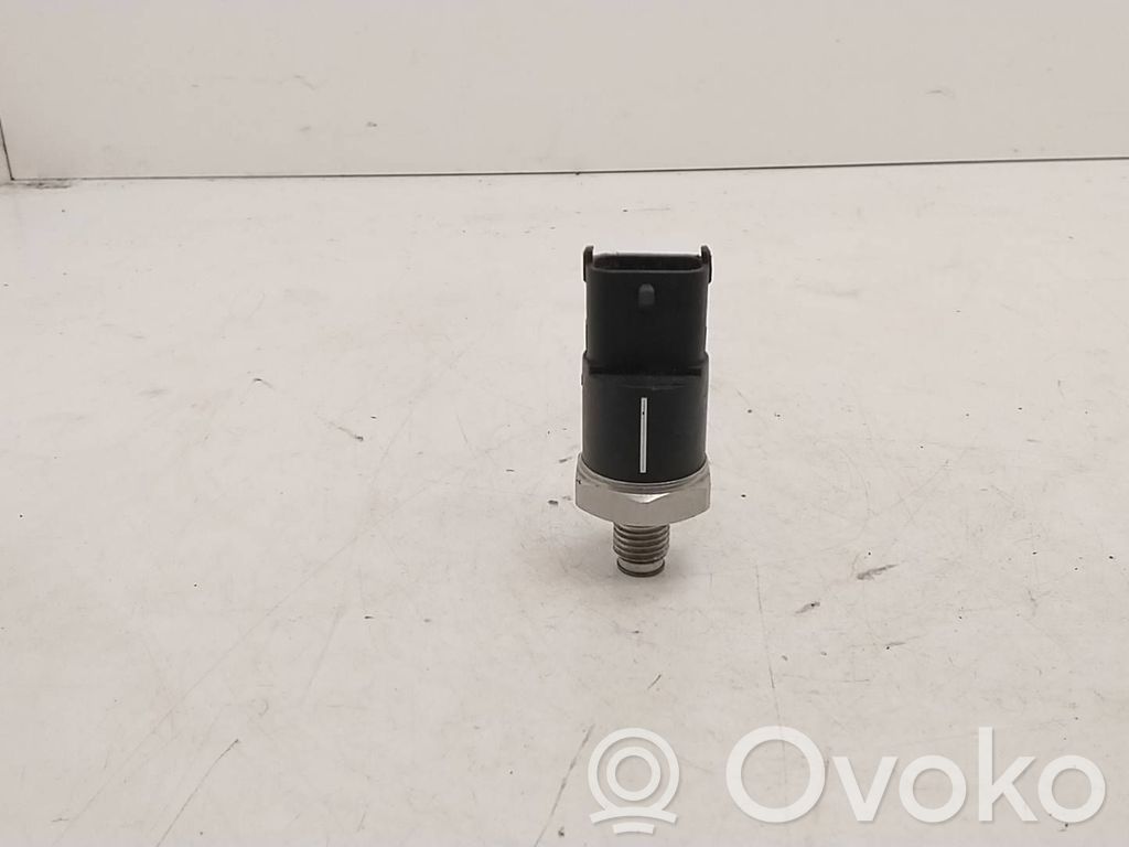BMW 5 E39 Degvielas spiediena mērītājs 