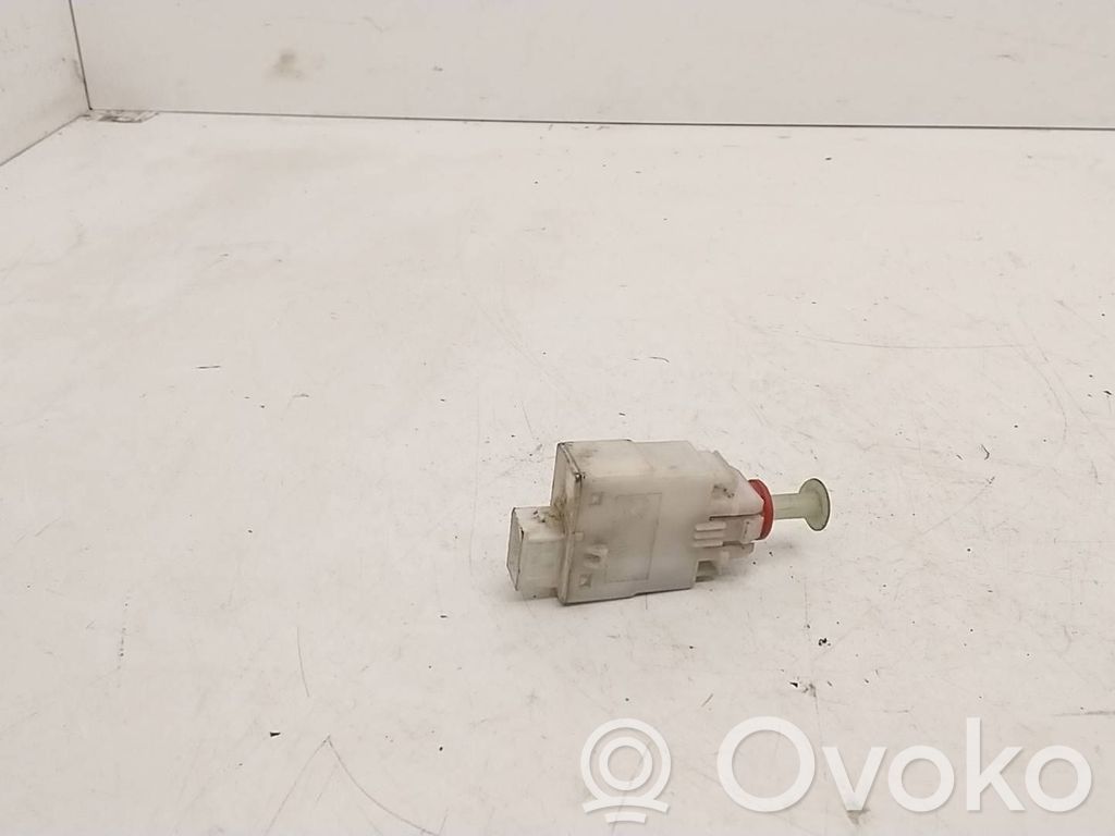 Interruptor sensor del pedal de freno   8360421,110187