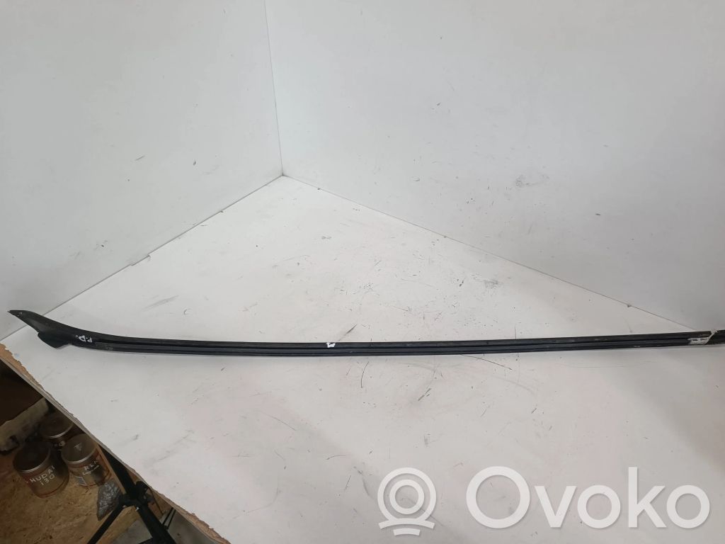 Opel Astra K Windshield trim 