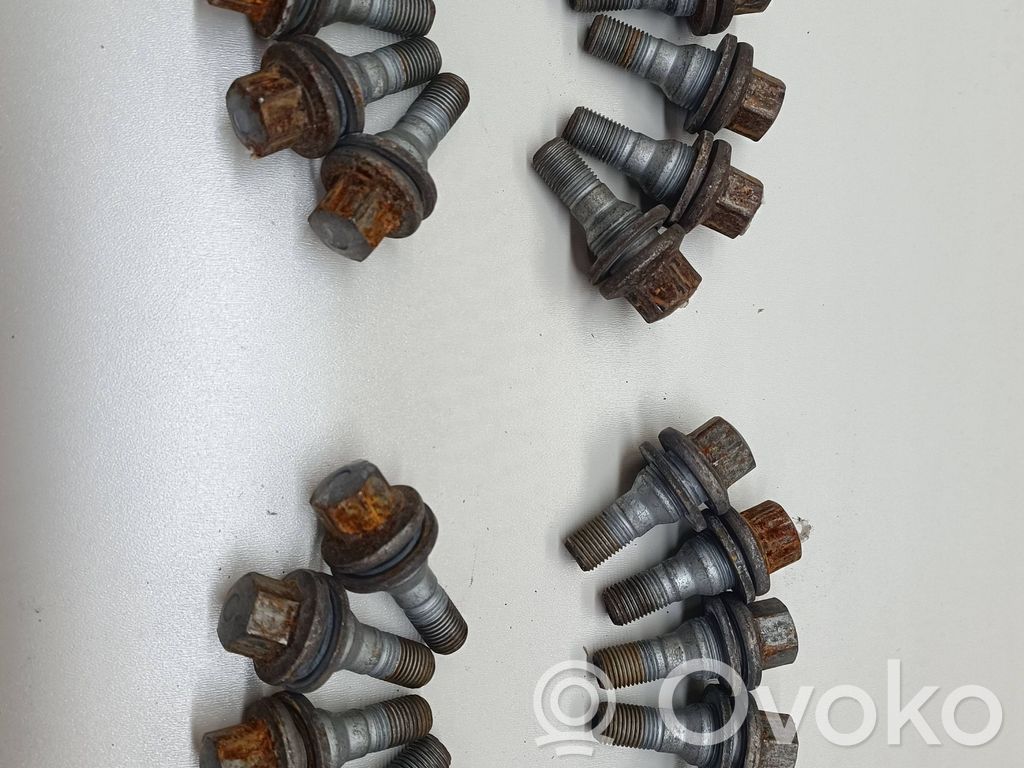 Tuercas/tornillos
