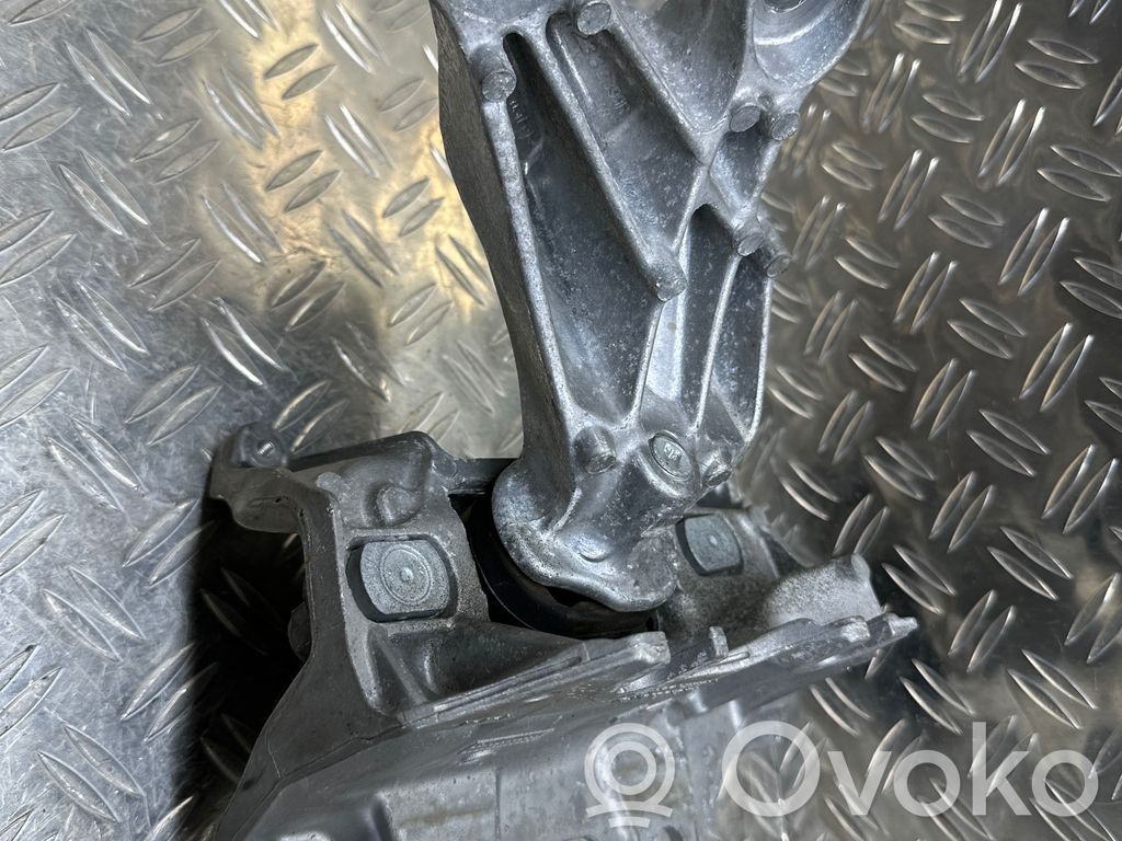 Renault Zoe Engine mount bracket 