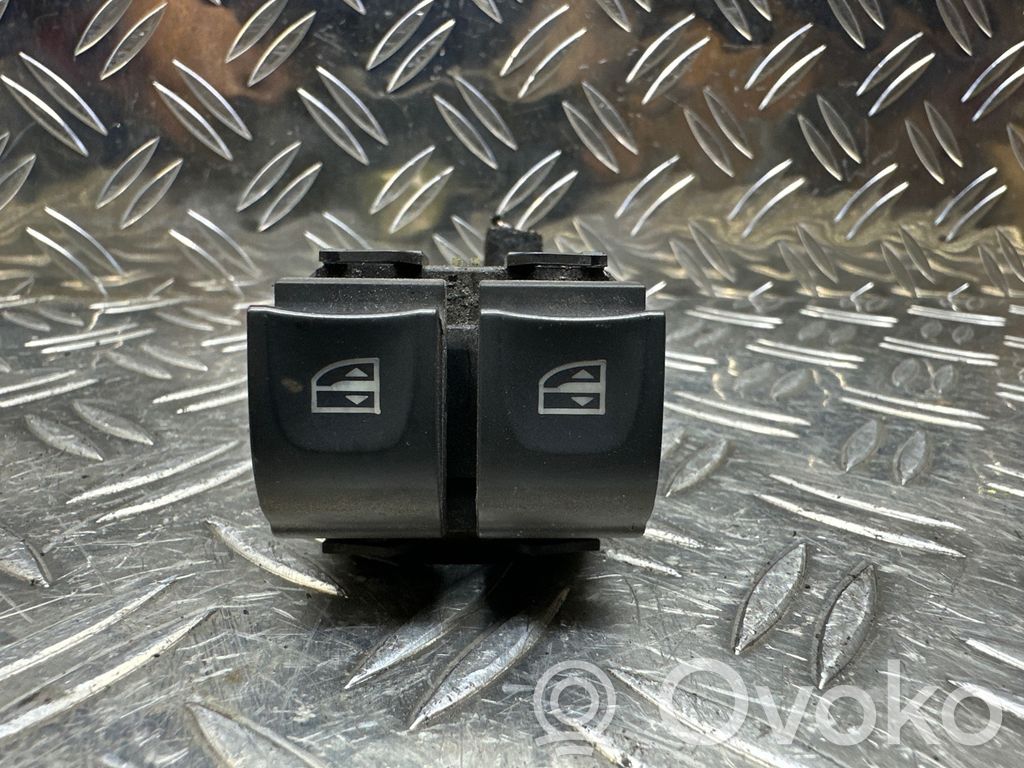 Renault Zoe Electric window control switch 