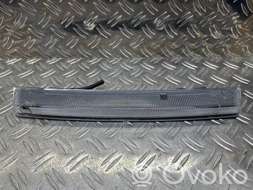 Peugeot 208 II Third/center stoplight 