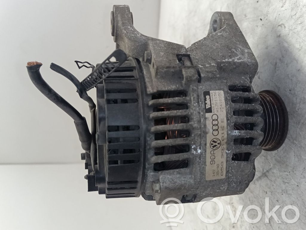 Audi A4 S4 B5 8D Alternador 