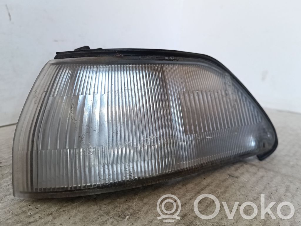 Toyota Carina T170 Kierunkowskaz przedni 