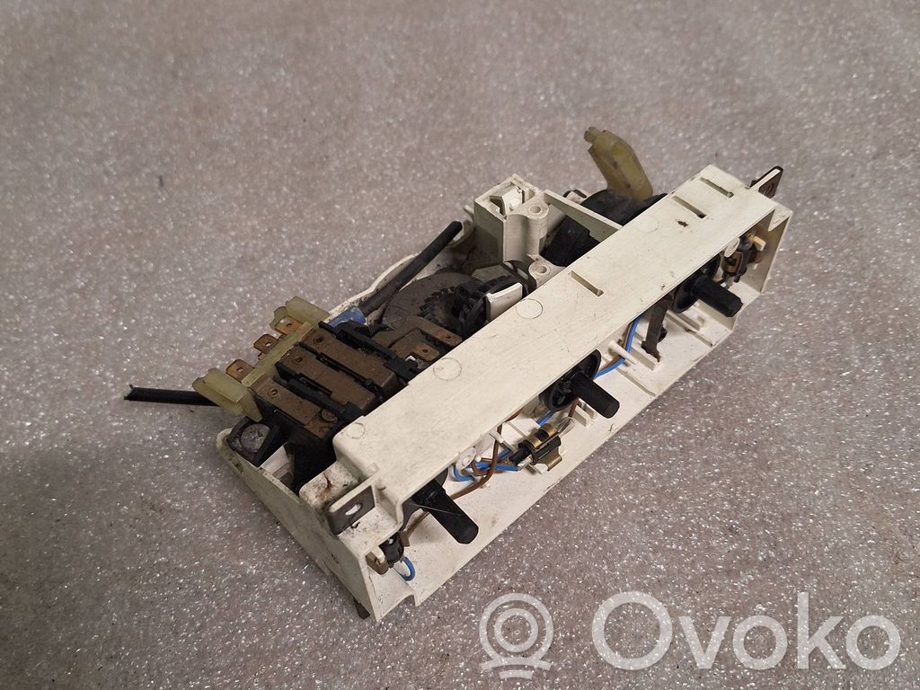 Audi 80 90 B3 Climate control unit 