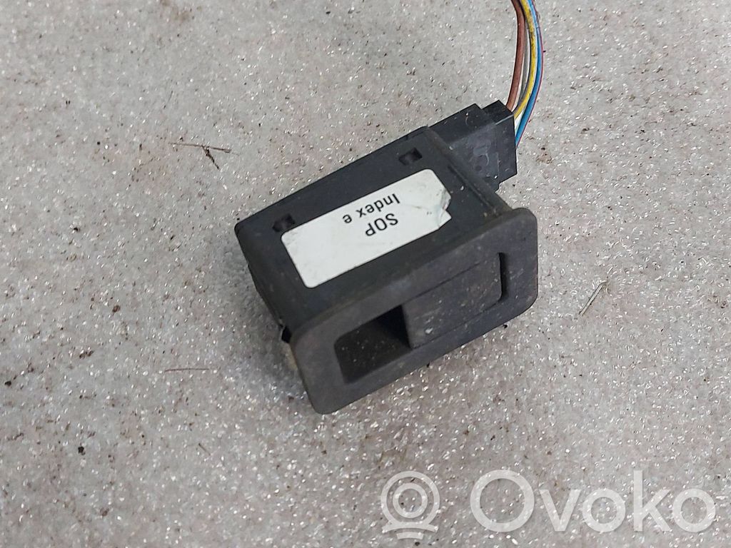 Opel Omega B2 Electric window control switch 