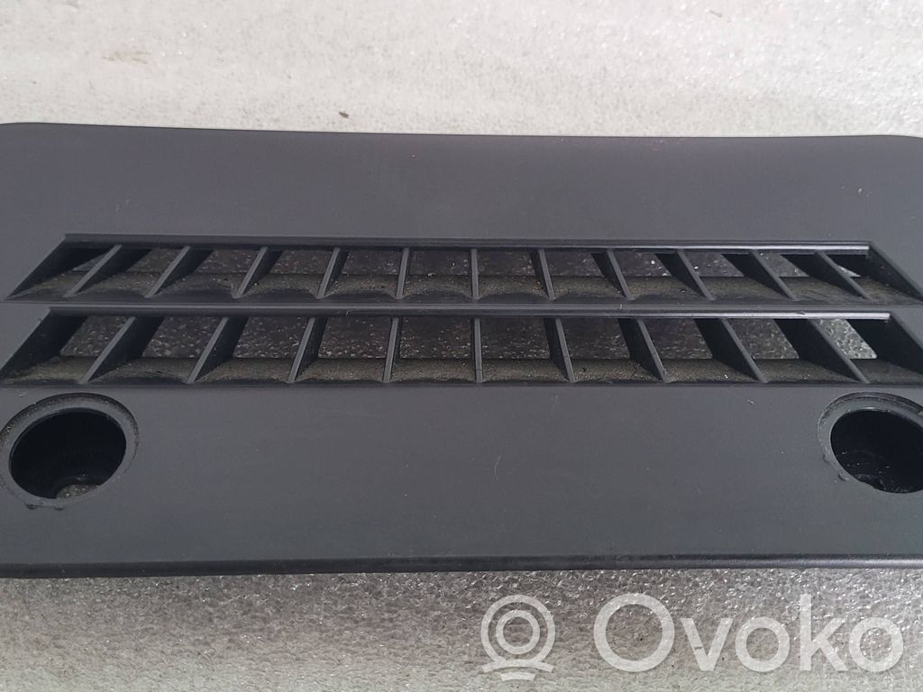 Audi A8 S8 D3 4E Quarter panel pressure vent 