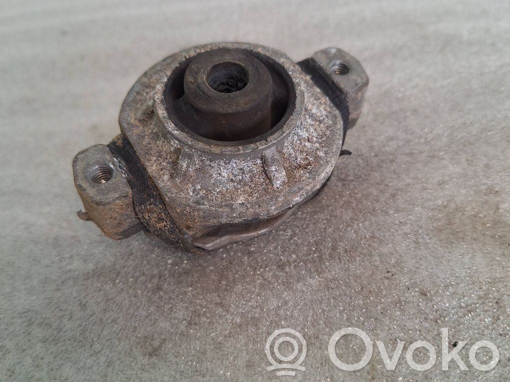 Audi A8 S8 D3 4E Vaihdelaatikon kiinnitys 