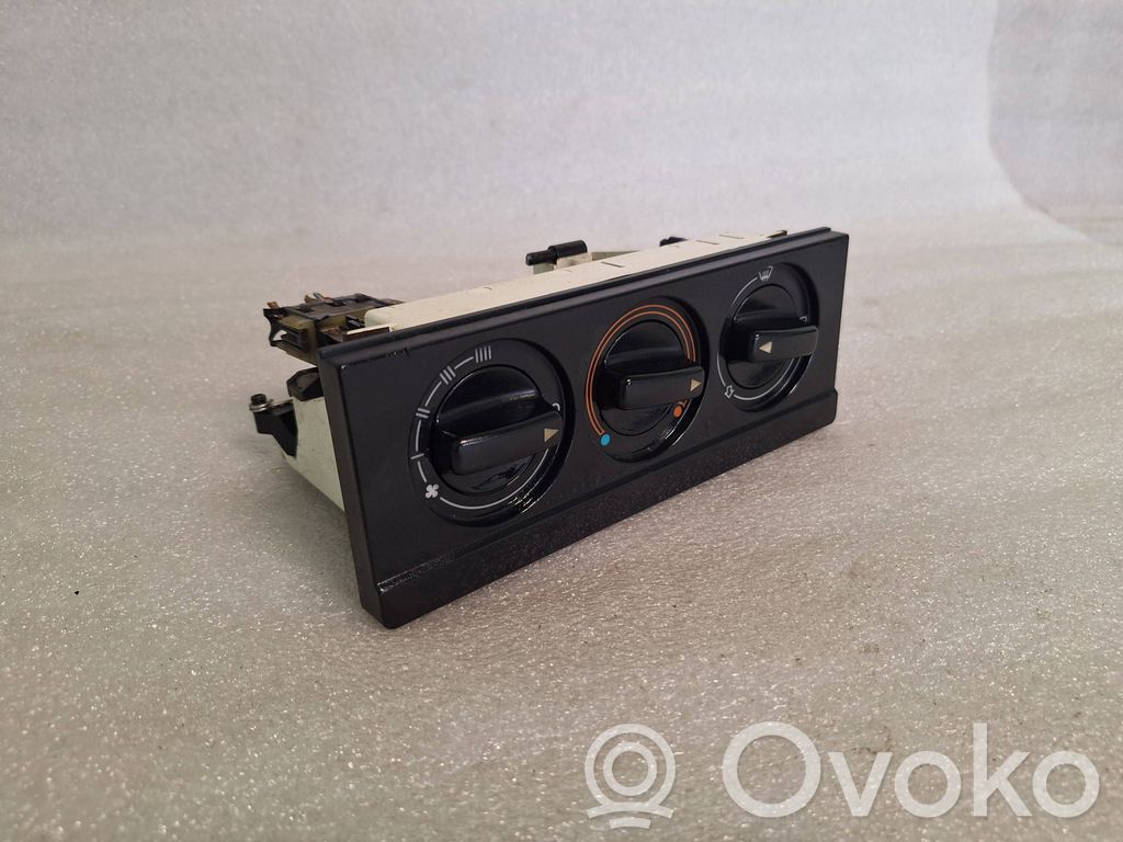 Audi 80 90 B3 Climate control unit 