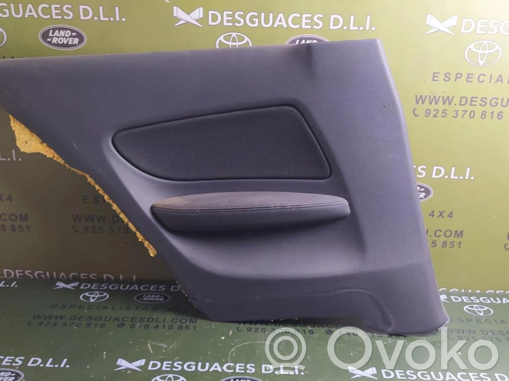 BMW 1 E81 E87 Takaoven verhoilu 