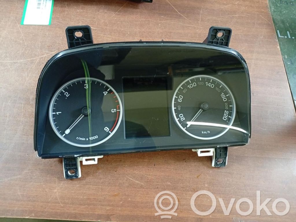 Land Rover Discovery 4 - LR4 Licznik / Prędkościomierz 