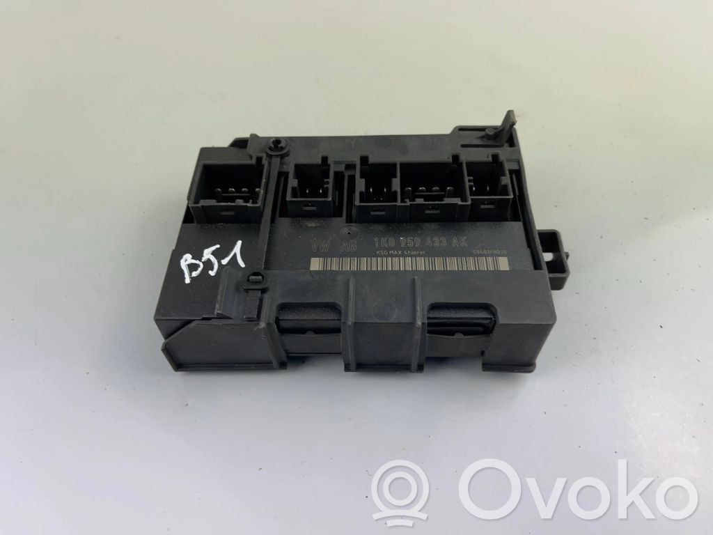 Volkswagen PASSAT B7 Comfort/convenience module 