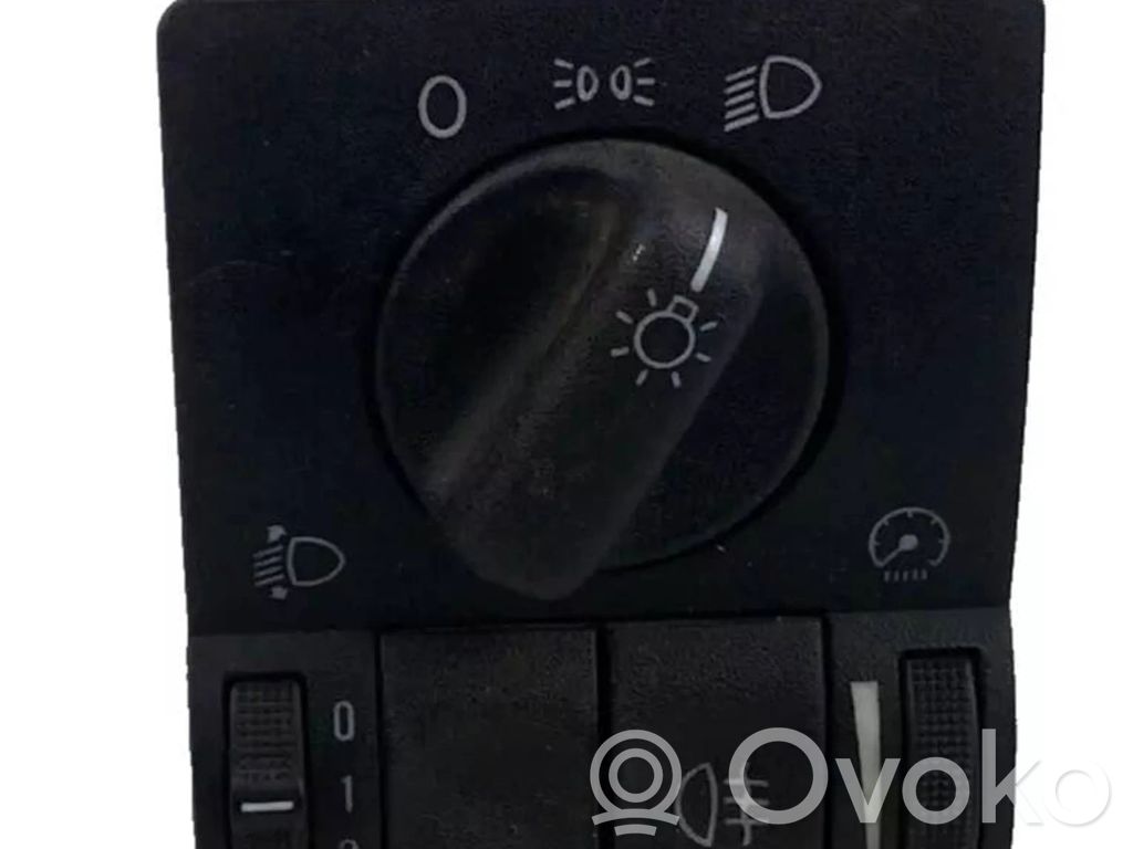 Opel Astra G Light switch 
