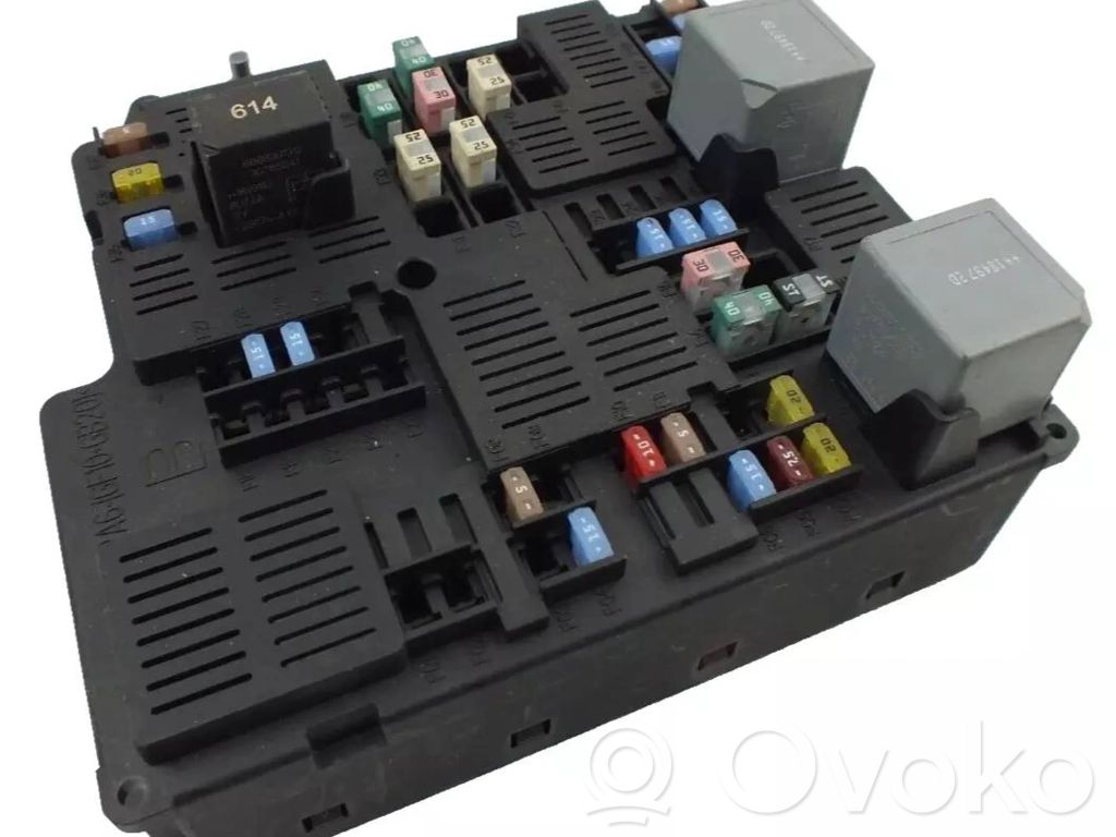 Volvo XC90 Fuse module 