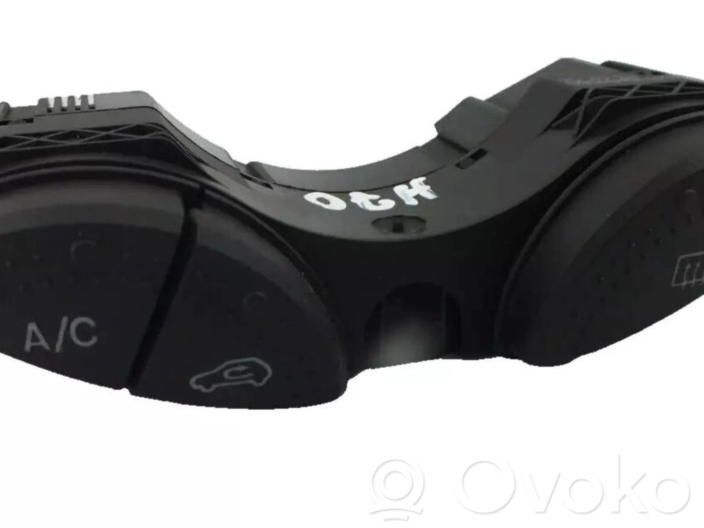 Ford Focus Windscreen/window heater switch 