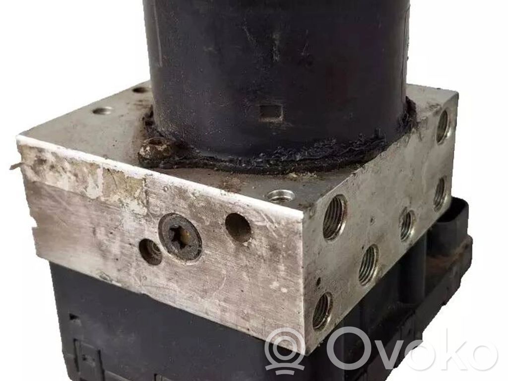 Volkswagen Golf IV ABS Pump 