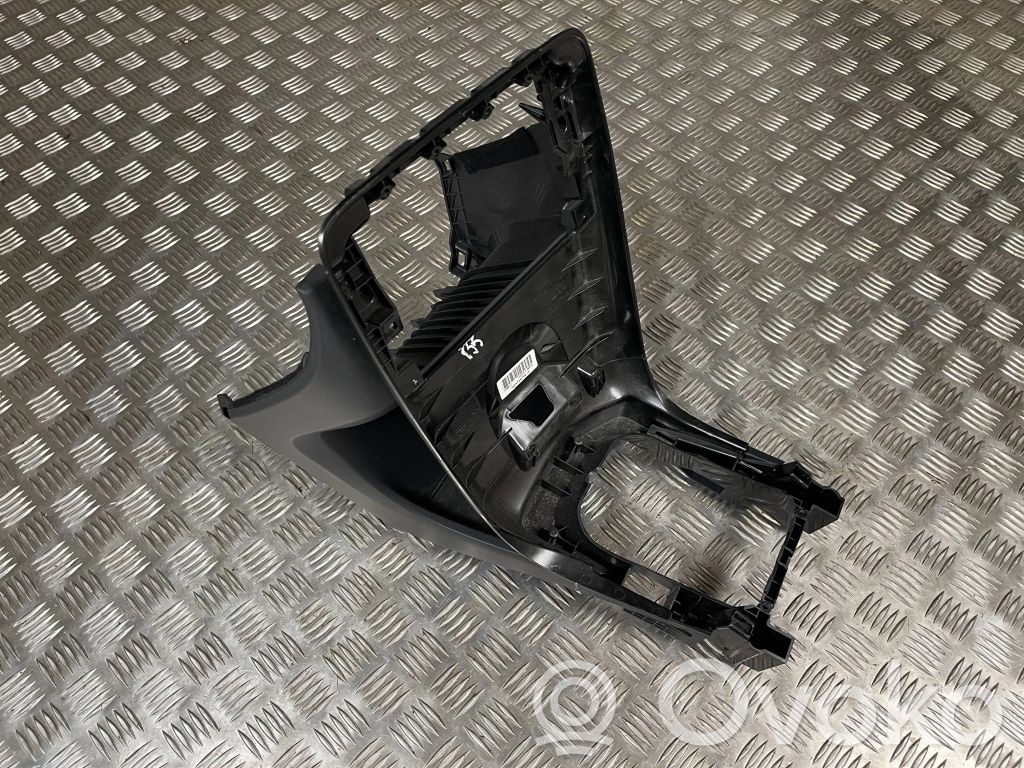 Volvo V60 Centrālā konsole 