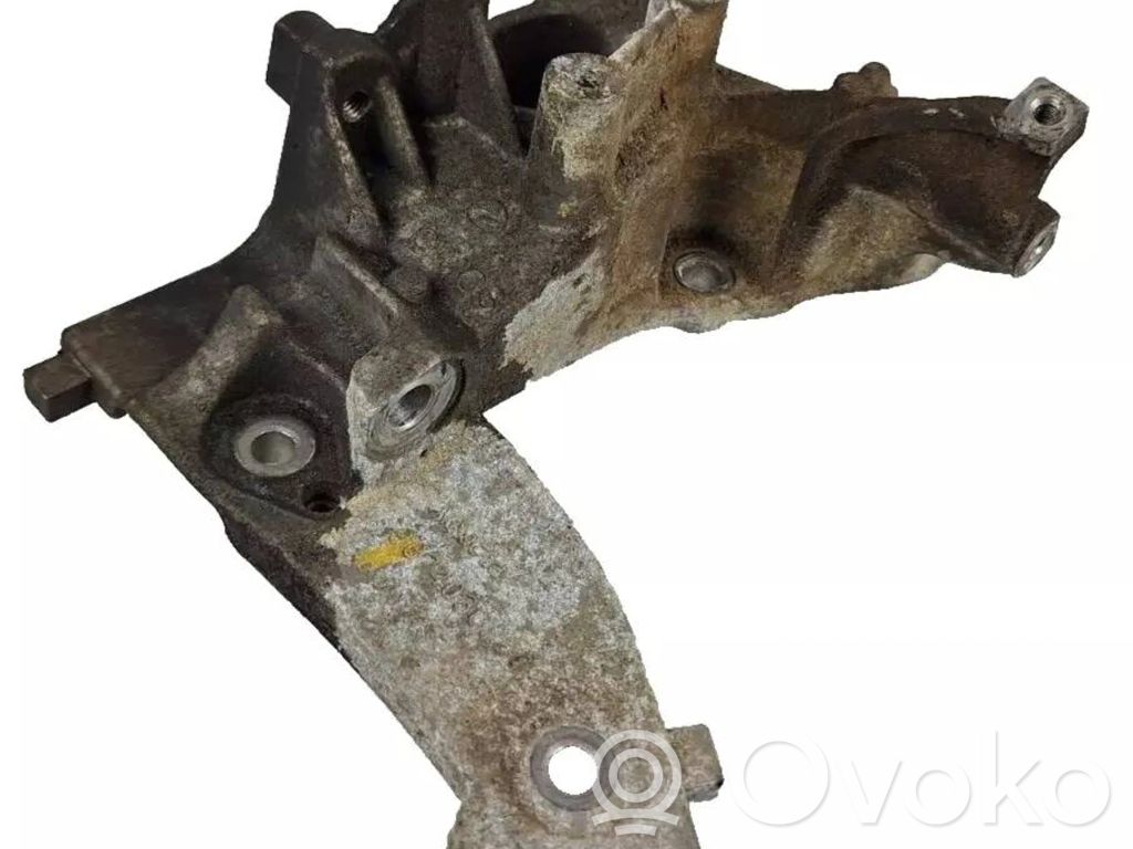 Citroen C4 II Picasso Engine mounting bracket 