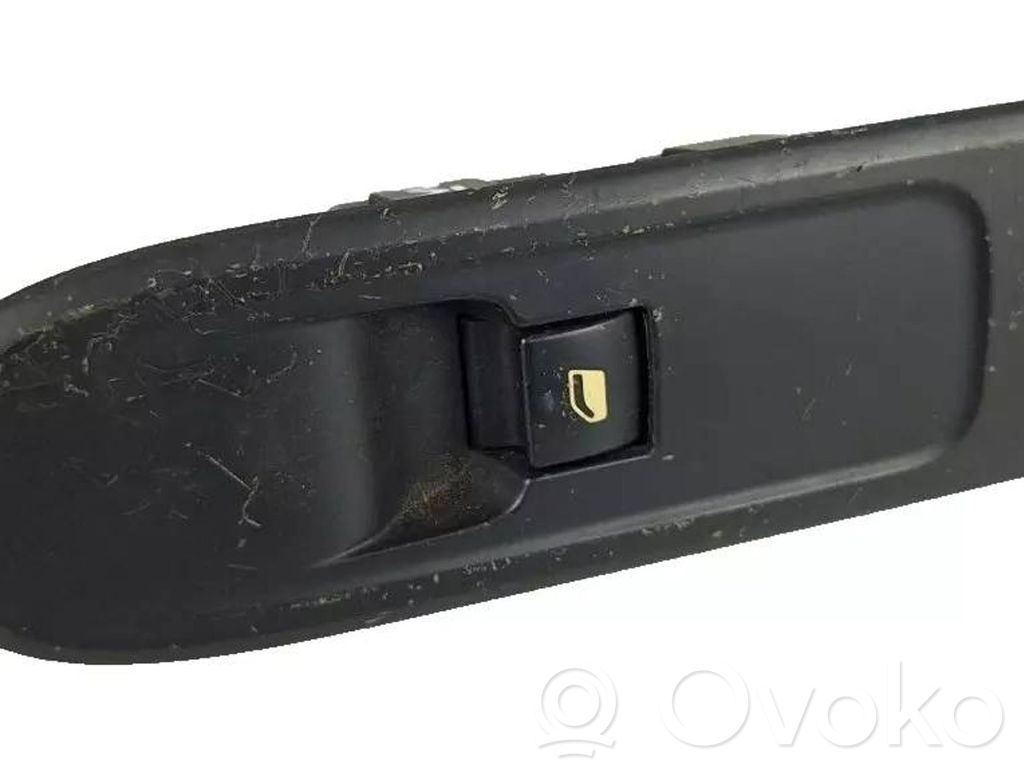 Peugeot 308 SW  Electric window control switch 