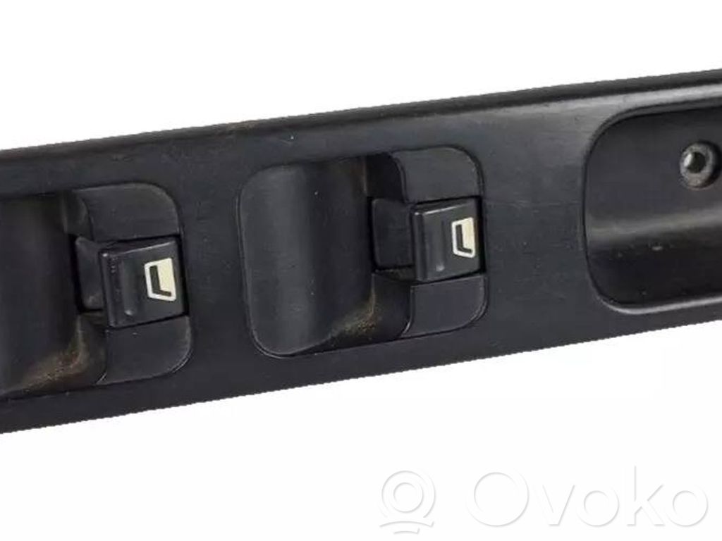 Peugeot 407 Electric window control switch 