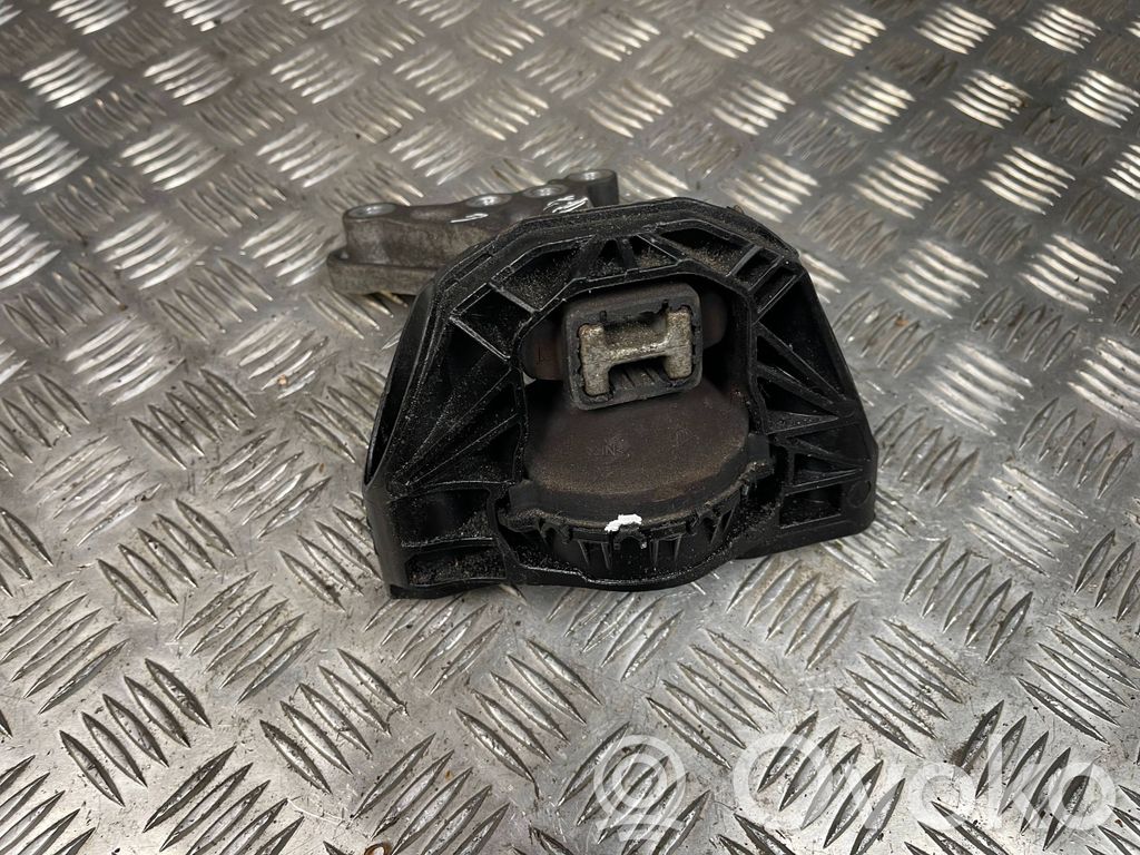 Peugeot 2008 I Engine mount bracket 