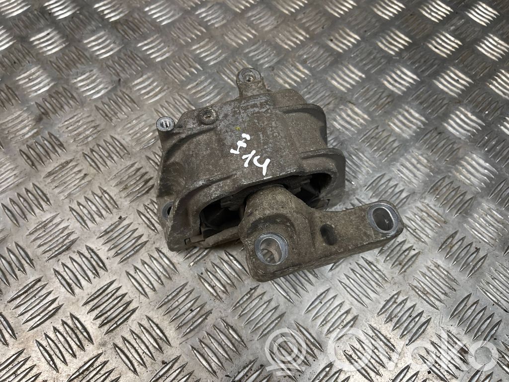 Audi A3 S3 A3 Sportback 8P Engine mount bracket 