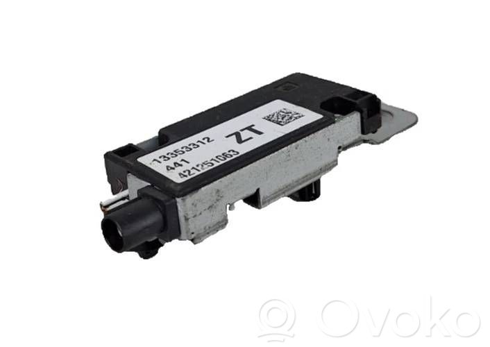 Opel Astra J Antenos stiprintuvas 