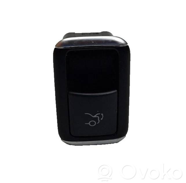 Mercedes-Benz E W212 Tailgate opening switch 