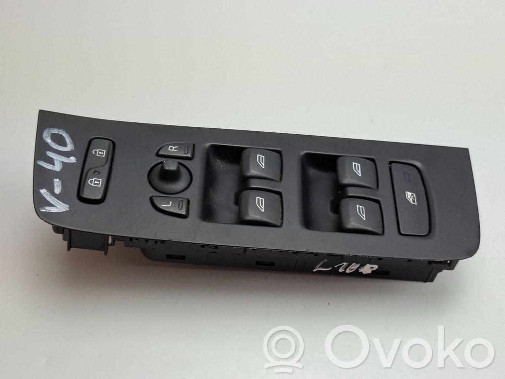 Volvo V40 Electric window control switch 