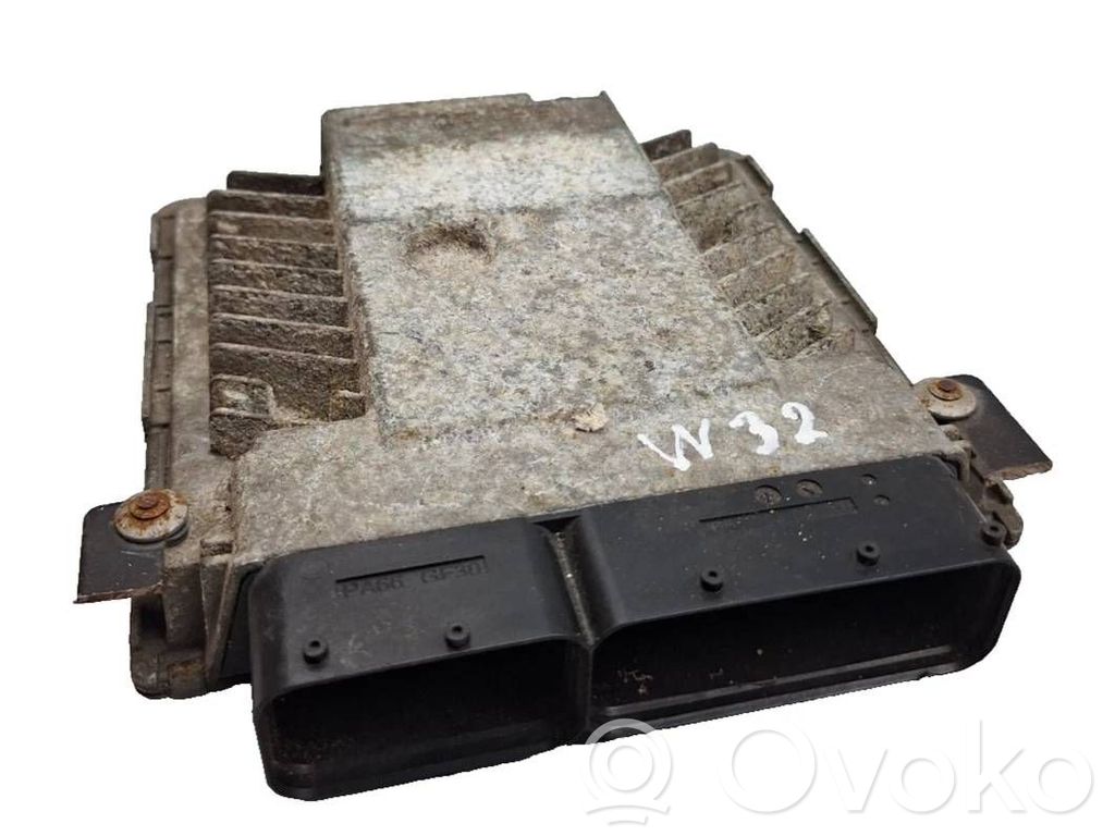 Volkswagen PASSAT B5.5 Engine control unit/module 