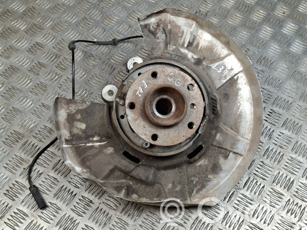 BMW 7 F01 F02 F03 F04 Taka-akselin pyöräntuenta 