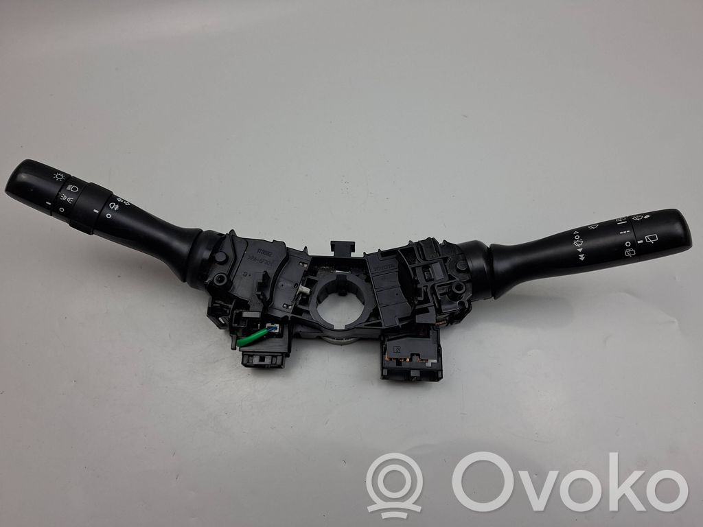 Toyota Avensis T270 Wiper turn signal indicator stalk/switch 
