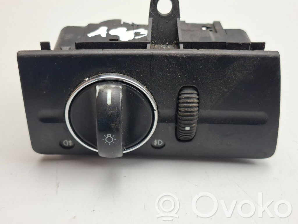 Mercedes-Benz E W211 Light switch 