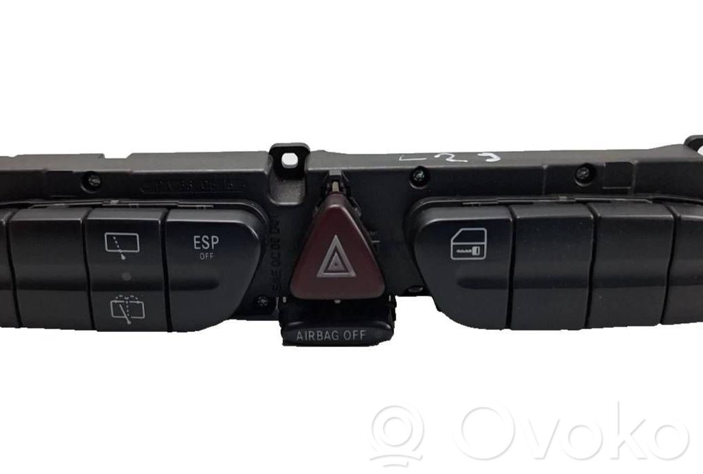 Mercedes-Benz C W203 Botón interruptor de luz de peligro 