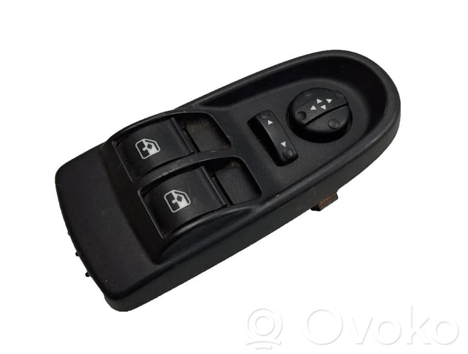 Iveco Daily 4th gen Electric window control switch 