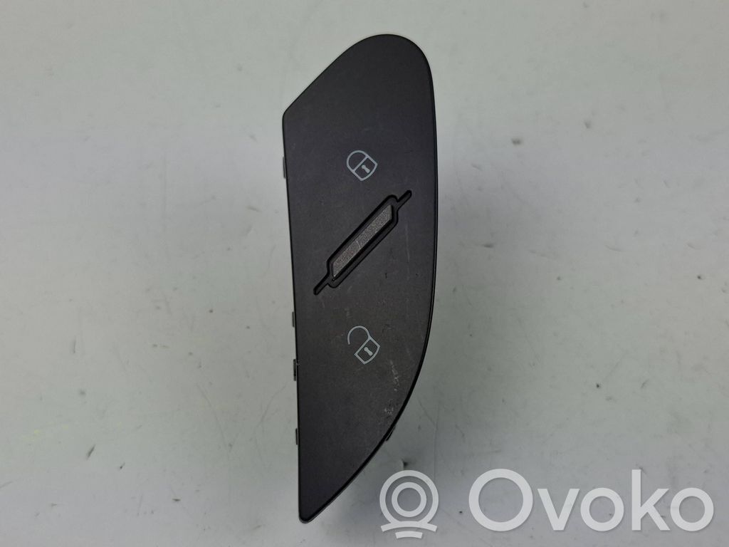 Alfa Romeo Stelvio Central locking switch button 