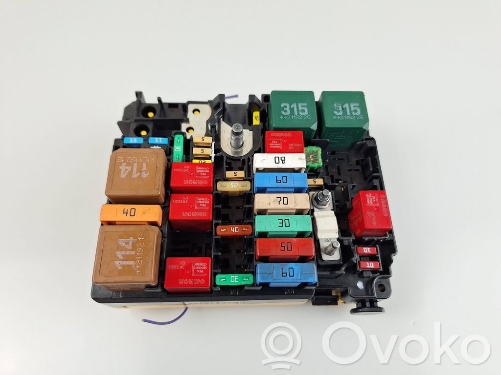 Opel Corsa E Fuse module 