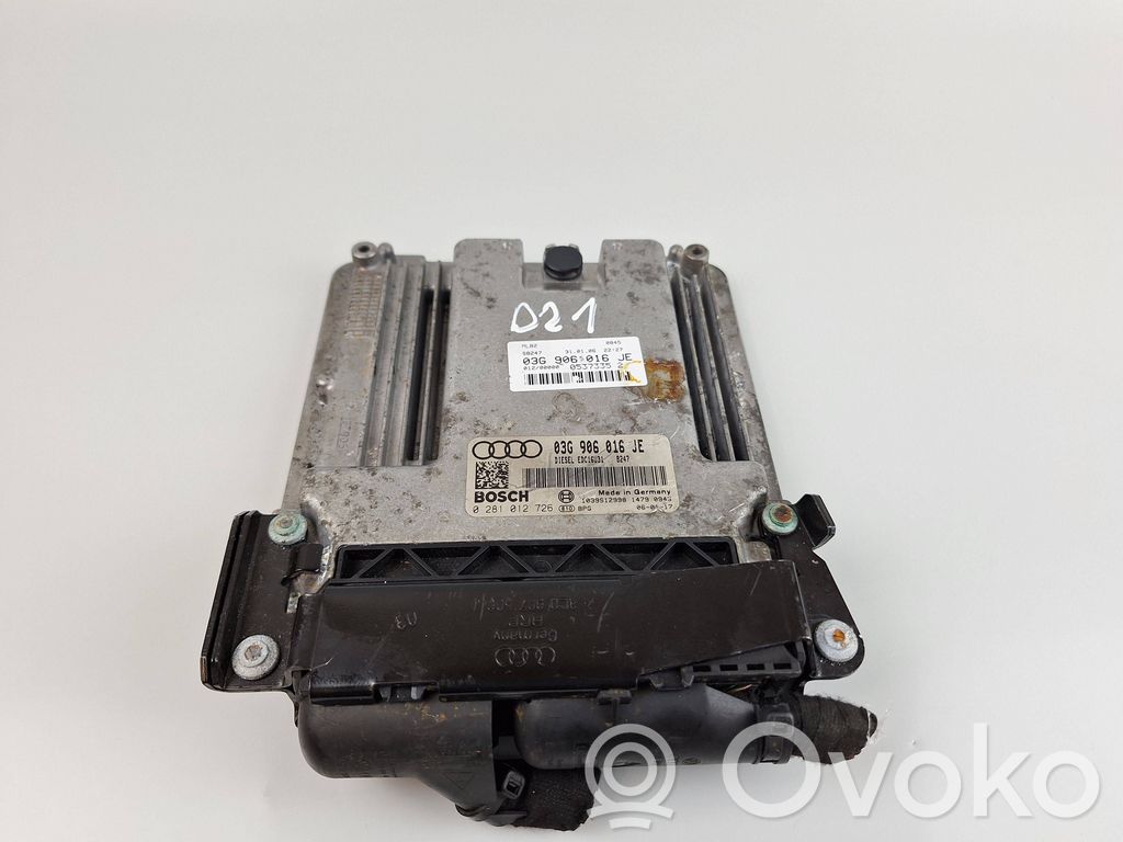 Volkswagen PASSAT B5 Engine control unit/module 
