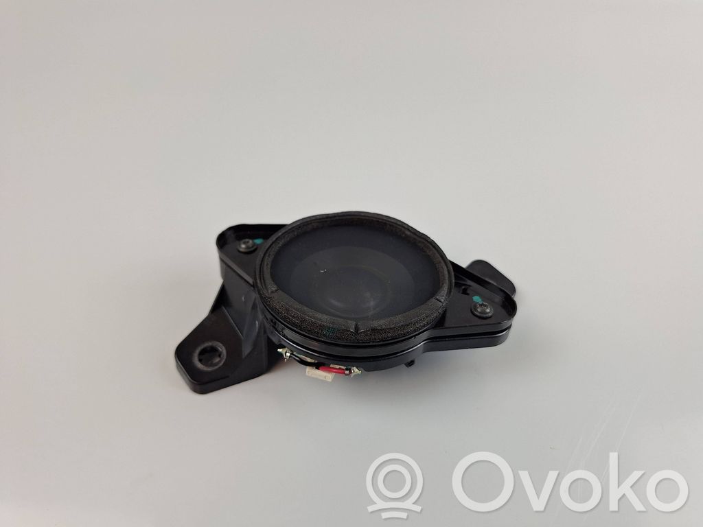 KIA Sorento Front door speaker 