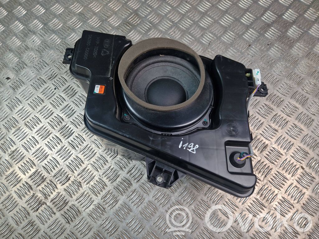 KIA Sorento Subwoofer 
