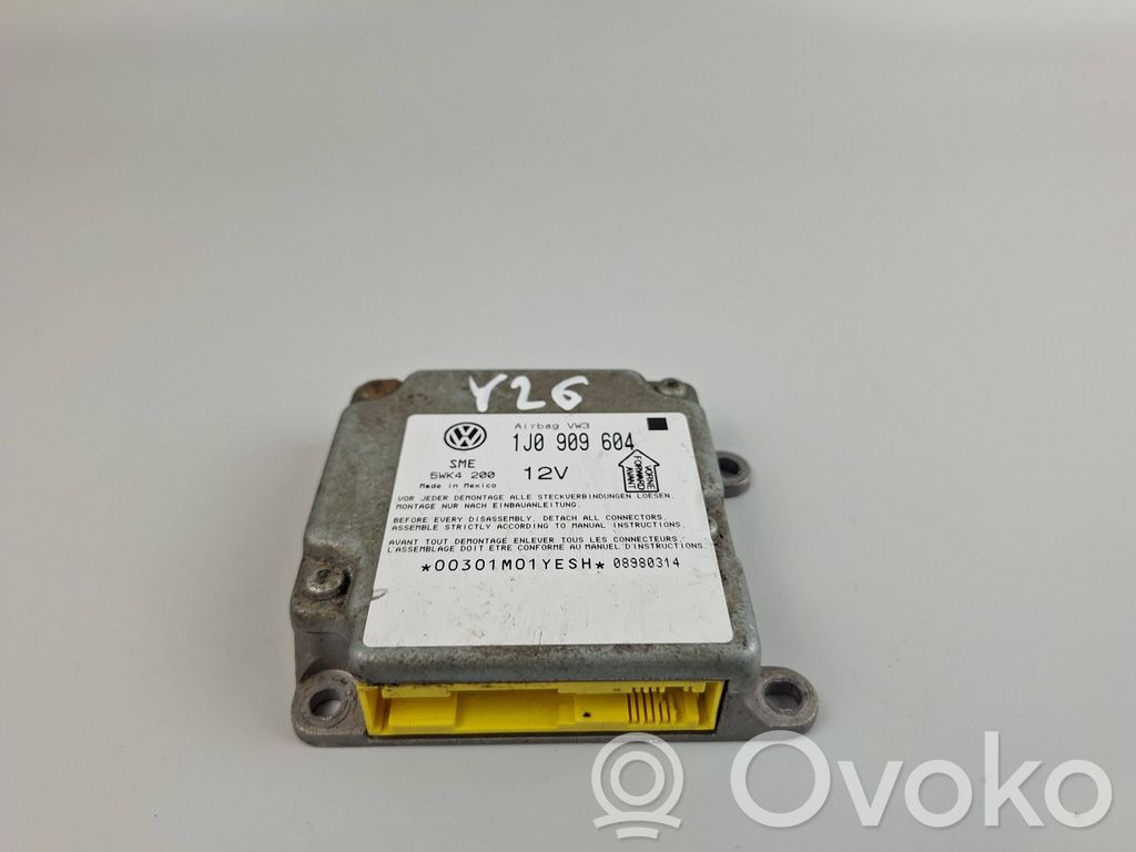 Volkswagen PASSAT B5 Airbag control unit/module 