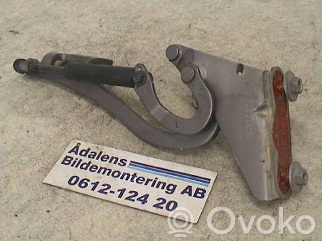 Tailgate/trunk/boot hinge   828460D