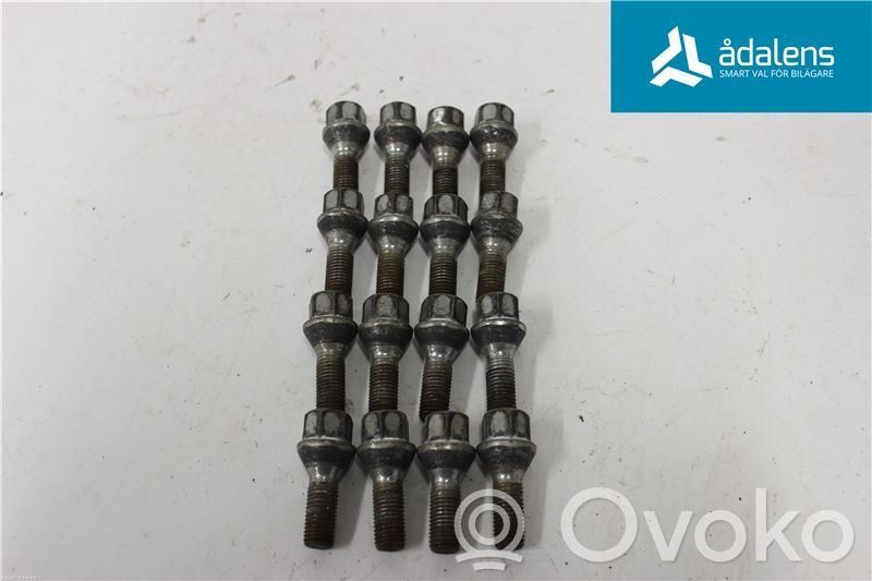 Renault Clio II Mutterit/pultit 