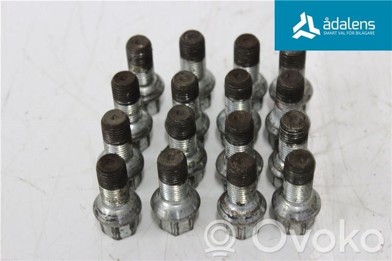 Volkswagen Bora Mutterit/pultit 