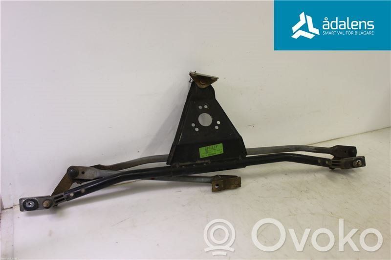 Volvo 440 Front wiper linkage 