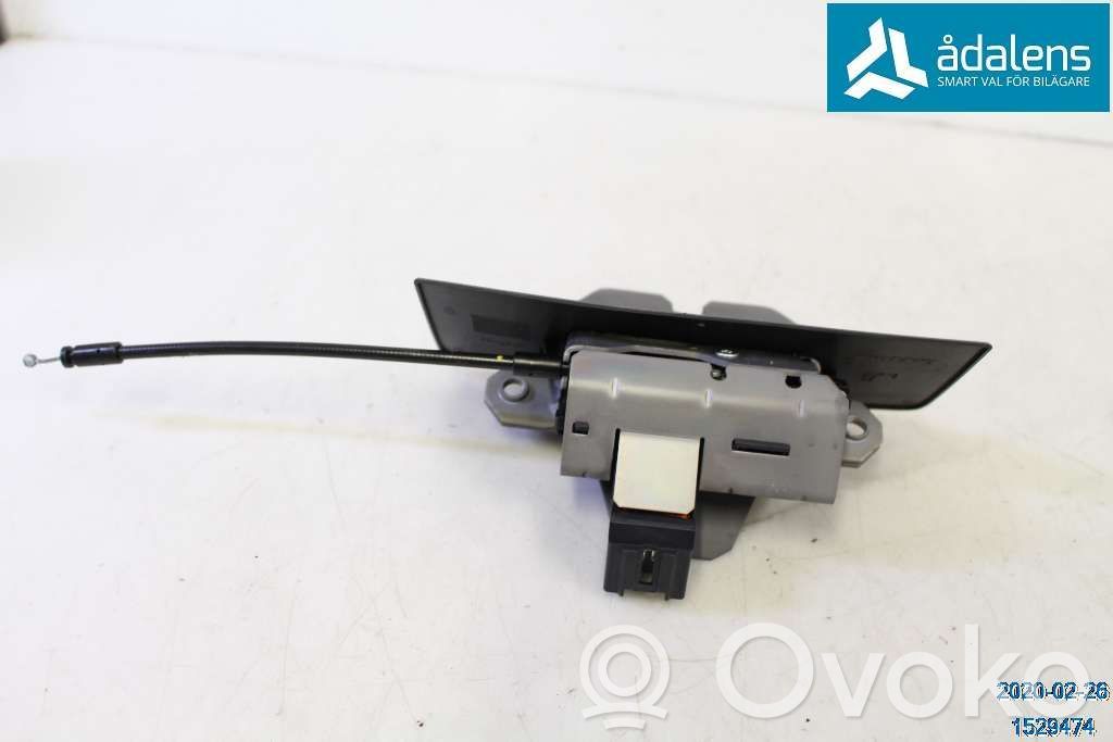 Volvo XC60 Loading door lock 