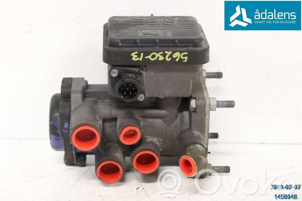 Volvo S90, V90 Scheinwerfer 